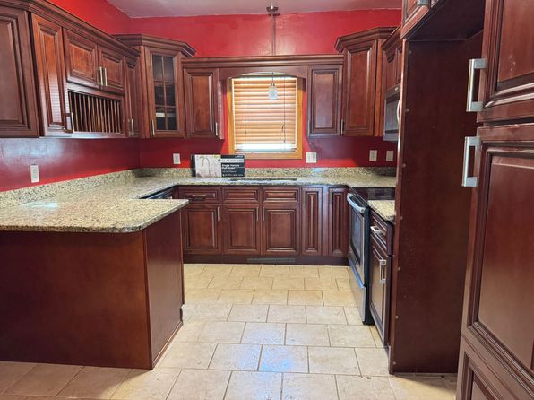 11 Greenwood Rd #2