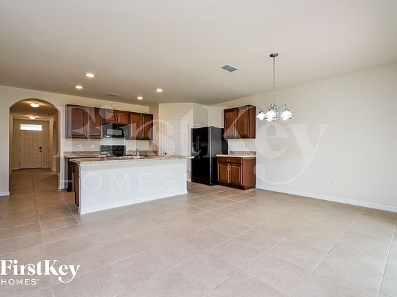 5th image of 2718 SW 8th Ct