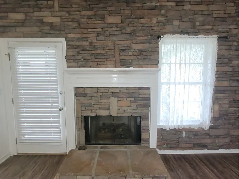 77 Groves Ln — Photo 22