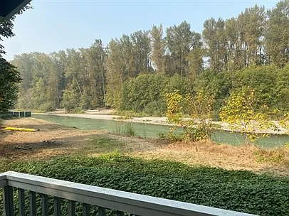 Riverside Manor — Photo 12