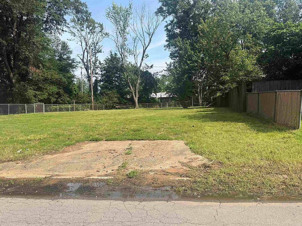 1st image of 411 Meadow Park Dr
