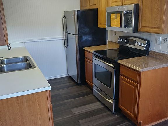 2nd image of 840 Center Ave APT 5