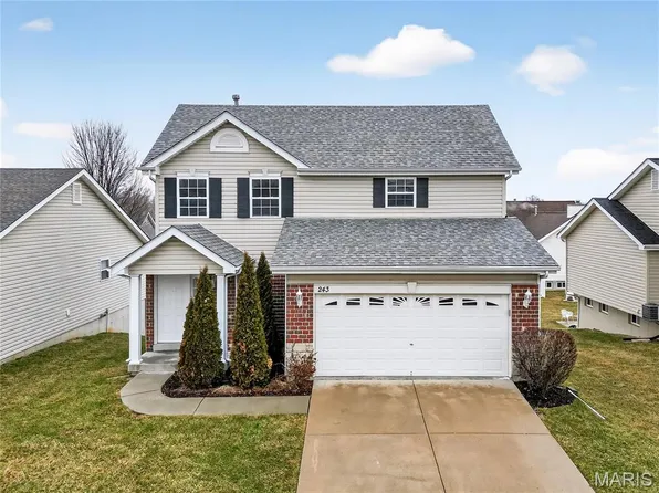 243 Stone Run Blvd, Wentzville, MO 63385