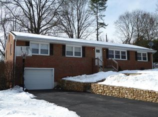 5828 Littlehorn Dr, Roanoke, VA 24018