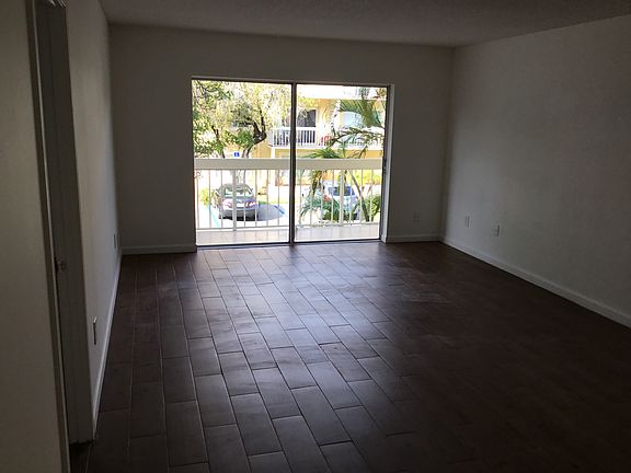 5th image of 7720 Camino Real E #205