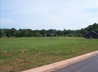 102 Running Fox Ln, Belton, SC 29627