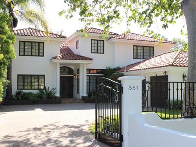 351 N Kenter Ave, Los Angeles, CA, 90049
