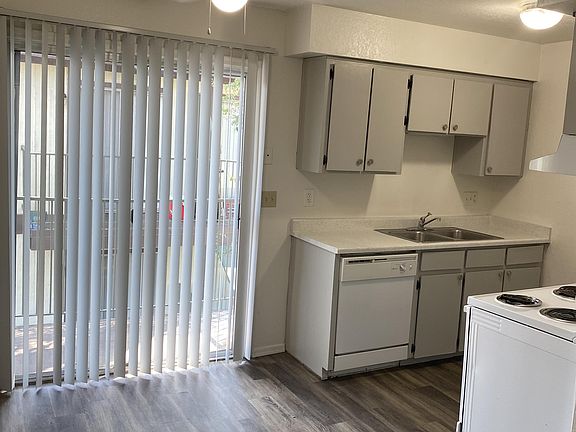 Dinning area / Kitchen