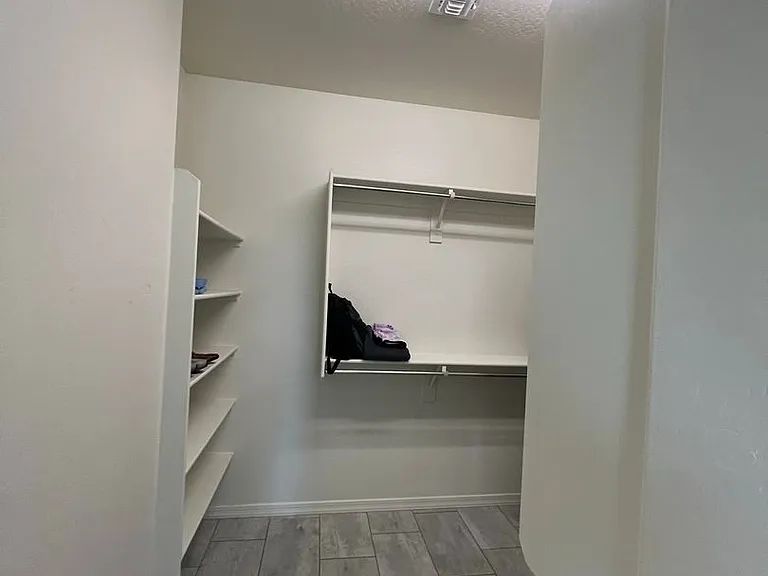 5407 S 18th Pl — Photo 10