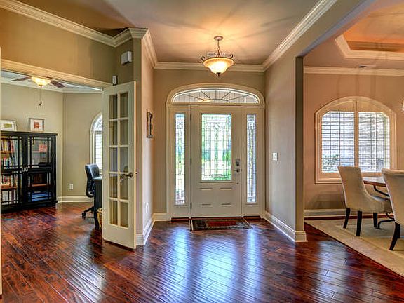 4th image of 5334 Megans Place Dr