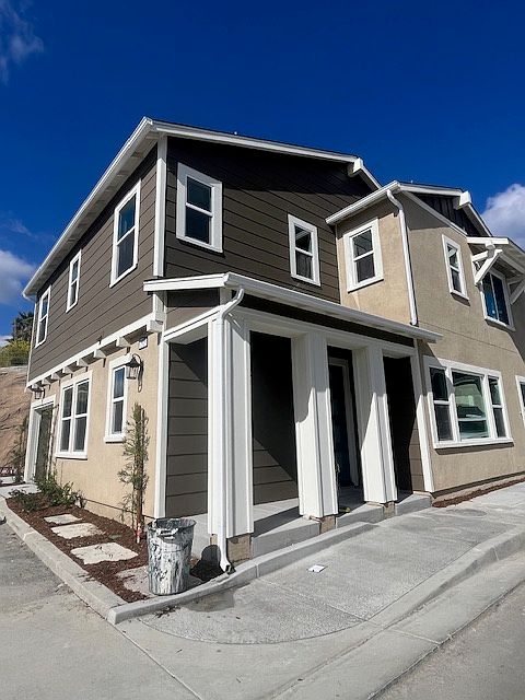 1st image of 1515 Wingwood Ln #1