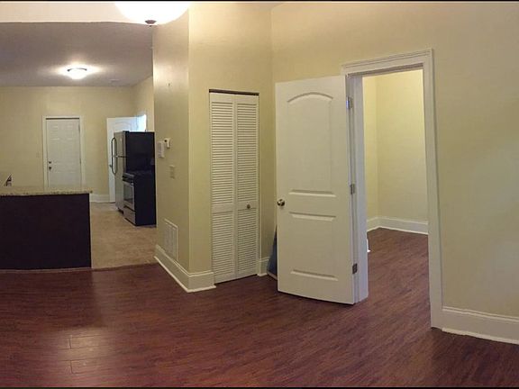 4th image of 943 N Ashland Ave APT 3R