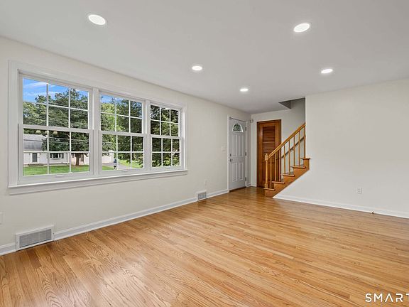 5th image of 37 Pilgrim Drive