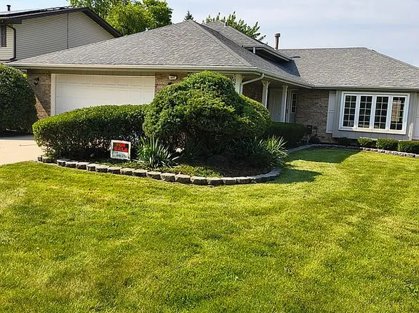 6828 Westview Dr, Oak Forest, IL 60452