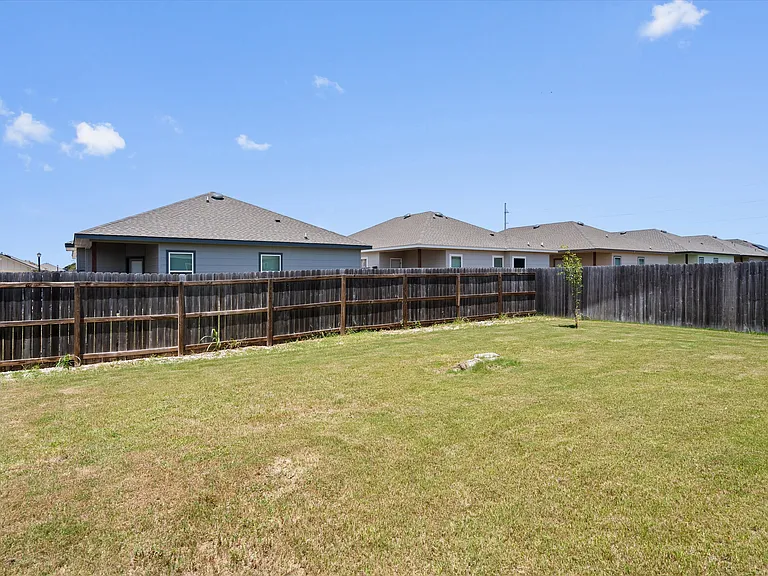 1602 Flatland Trl — Photo 33