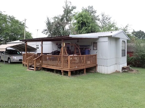 906 & 908 9th St, Barling, AR 72923
