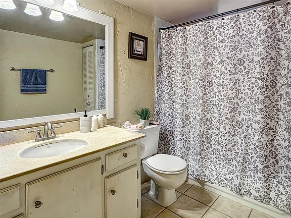 5th image of 303 Gardens Drive #206