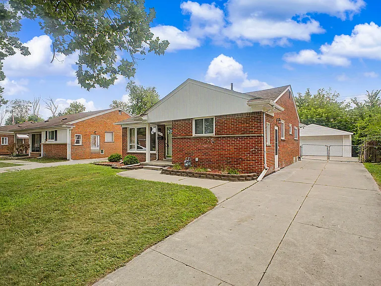 8108 Whitefield St — Photo 1