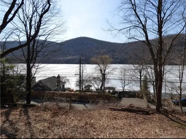 300 State Route 39, New Fairfield, CT 06812