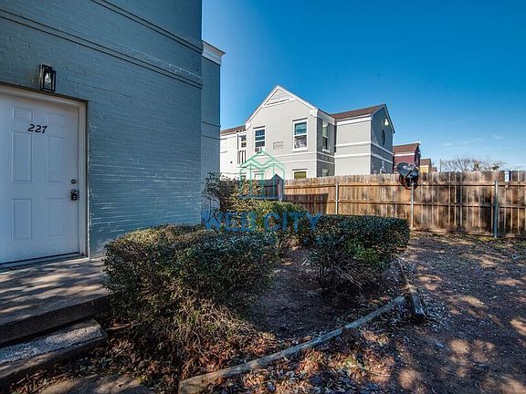 2nd image of 227 SE 13th St