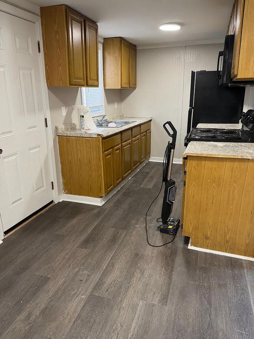 3706 Griffin — Photo 3