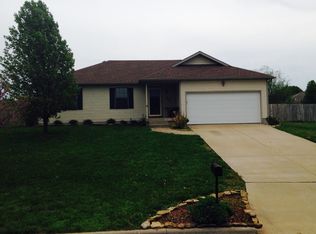 700 S Whippoorwill Dr, Strafford, MO 65757