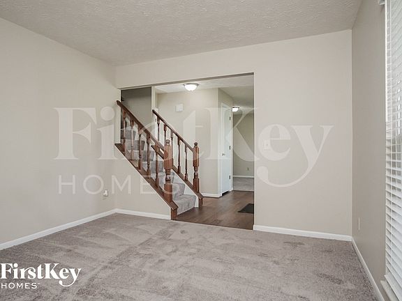 3rd image of 9625 Lackawana Ct
