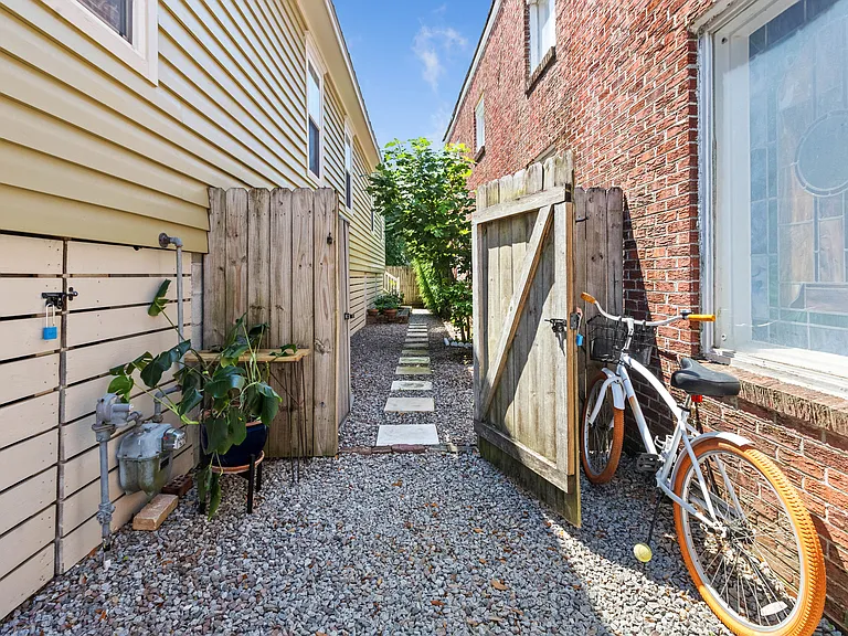 177 Fishburne St — Photo 34