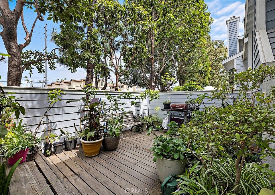 8125 Surfline Dr APT A, Huntington Beach, CA 92646 | MLS