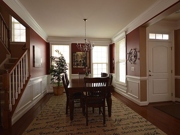 3rd image of 42790 Macauley Pl