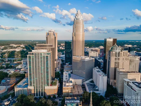 210 Church St #2807, Charlotte, NC 28202