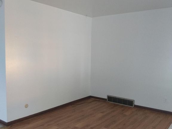 3rd image of 127 W Vine St APT 1