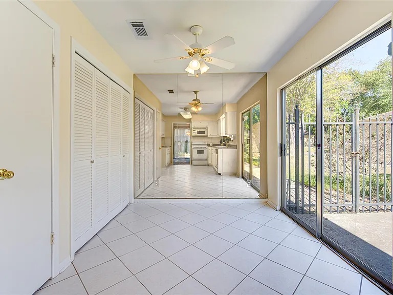 1927 Ash Meadow Dr — Photo 13
