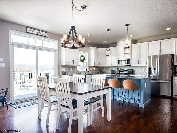5th image of 104 Summit Woods Dr
