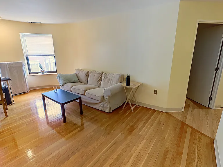 103 Gainsborough St #204 — Photo 3