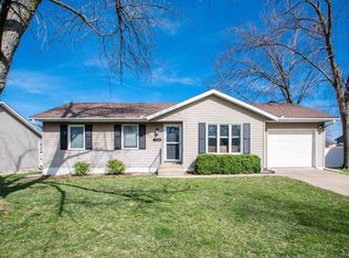 2706 S Skyway Rd, Peoria, IL 61607