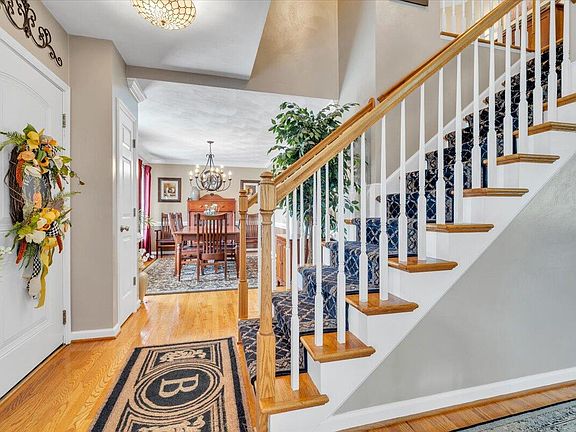 4th image of 5255 Dresden Cir