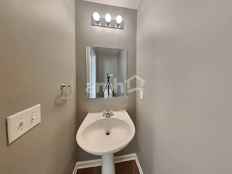 1010 Harmony Ln — Photo 8