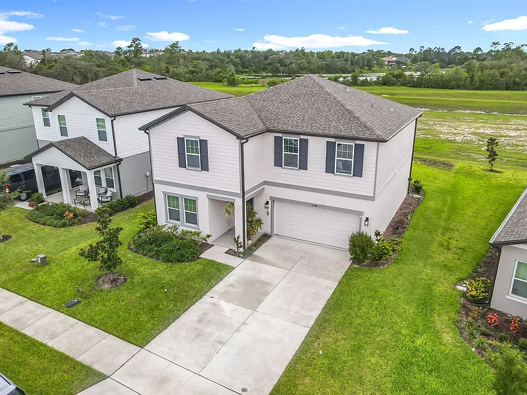 1348 Sterling Pointe Dr — Photo 2