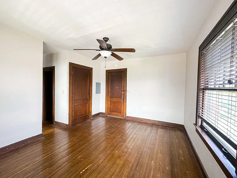5819 E Washington St #8 — Photo 5