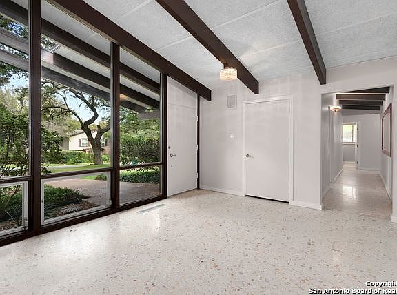 3rd image of 214 Oak Park Dr
