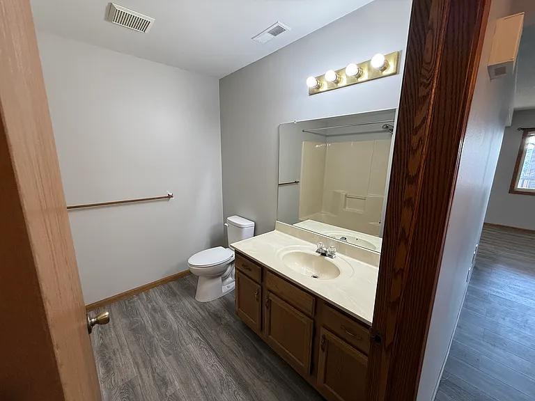 1687 S Riverside Ave #9 — Photo 11