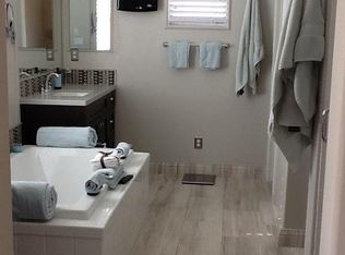 724 E Lemon Swirl Dr, Azusa, CA 91702