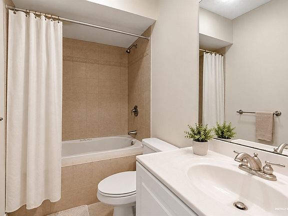 5th image of 328 Copeland St APT 2D