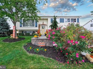 921 Marbrook Ln, York, PA 17404