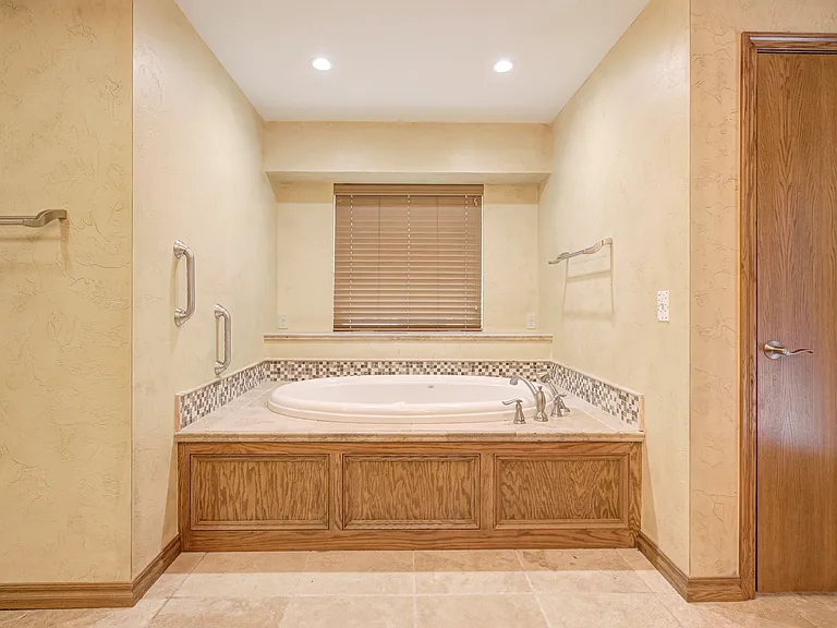 Spa Tub