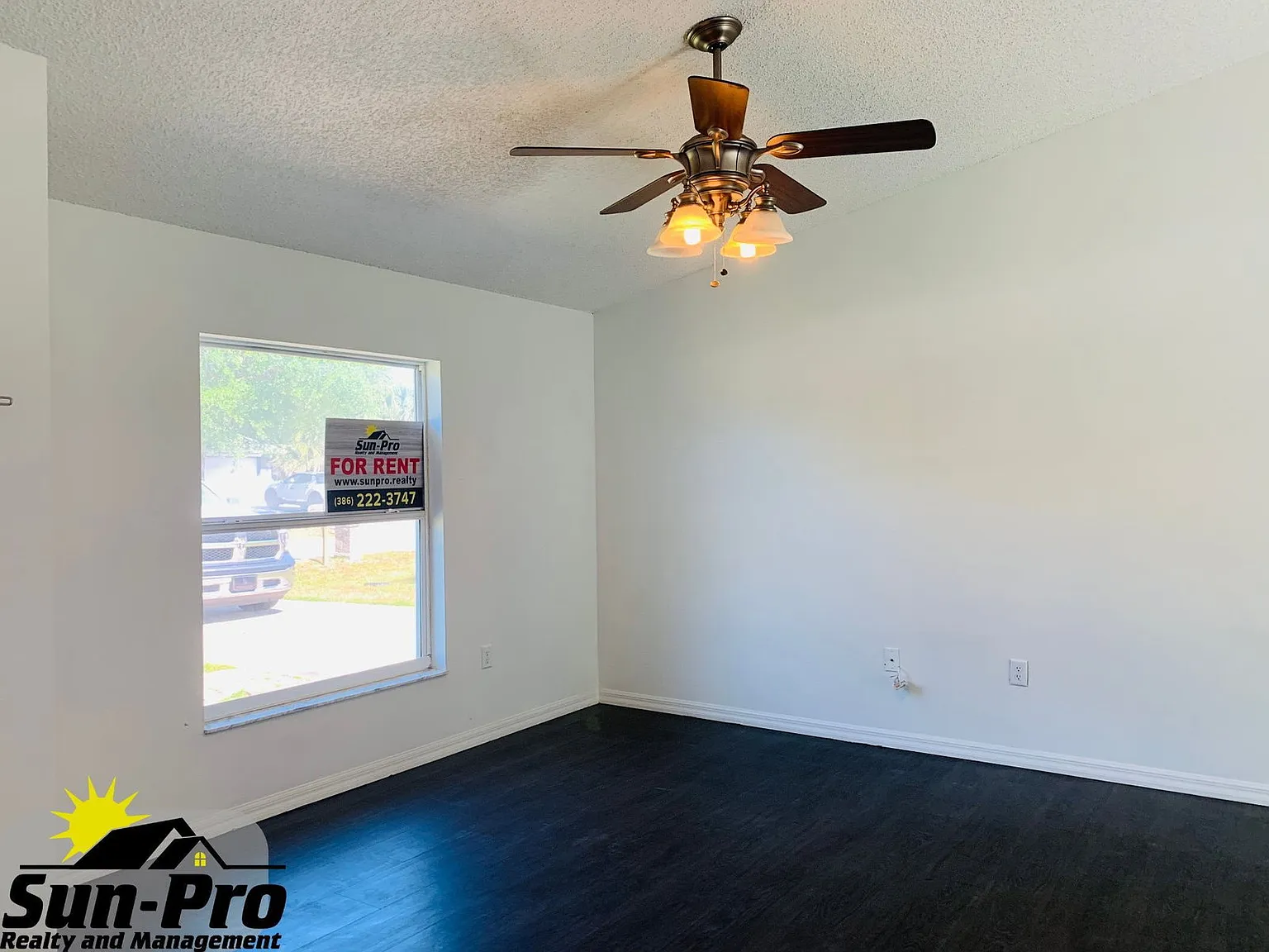 3 bed, 2.0 bath, 1200 sqft, $1,900 — Photo 3