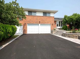 19 Cambria Rd, Syosset, NY 11791