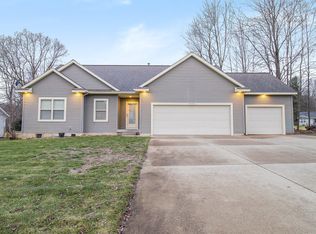 4076 Ronalds Rd, Dorr, MI 49323
