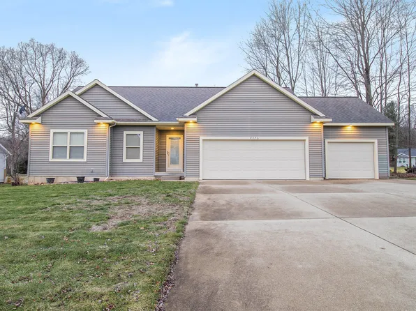 4076 Ronalds Rd, Dorr, MI 49323